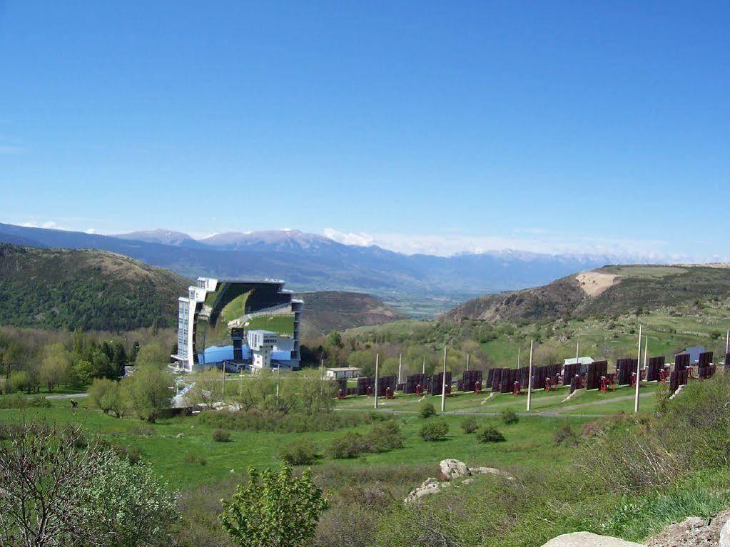 Hotel L'Oustalet Font-Romeu-Odeillo-Via Exterior foto
